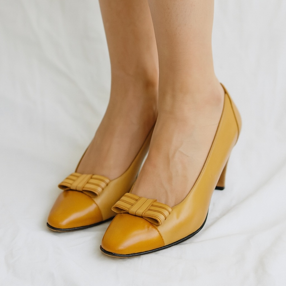 Vintage Salvatore Ferragamo Mustard Yellow Two-Tone Leather Bow Pumps